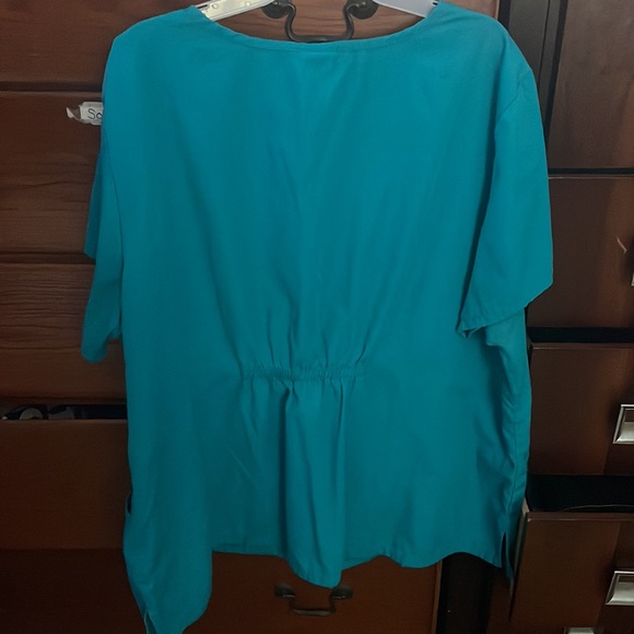3XL scrub top - Picture 3 of 3